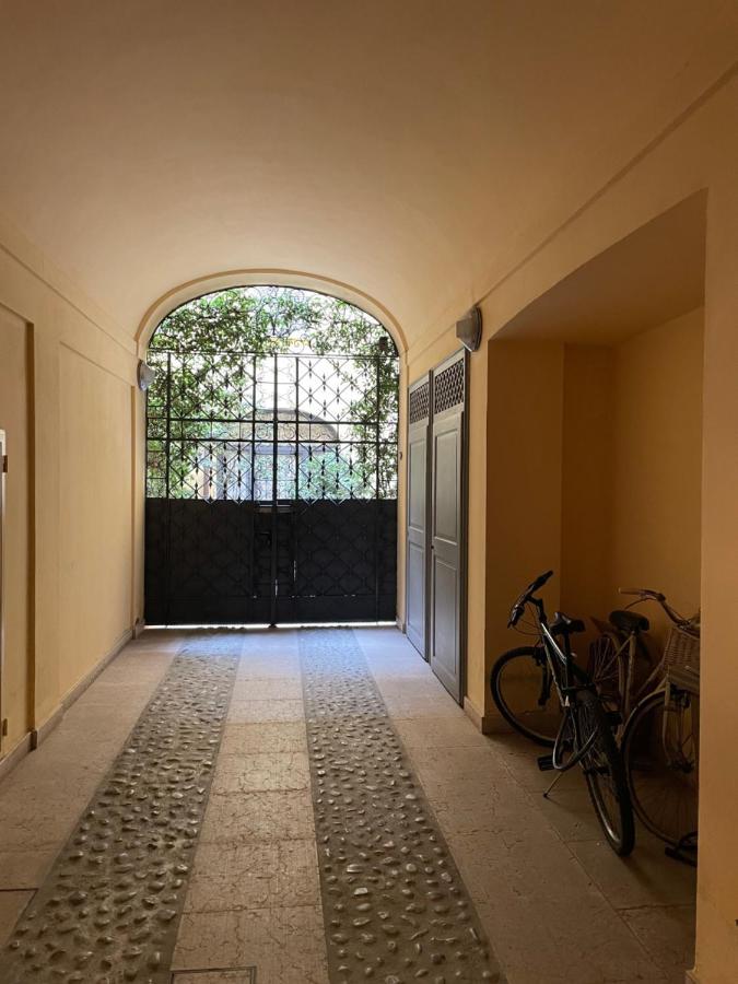 Una Finestra Sul Centro Storico Reggio nell'Emilia Exterior foto